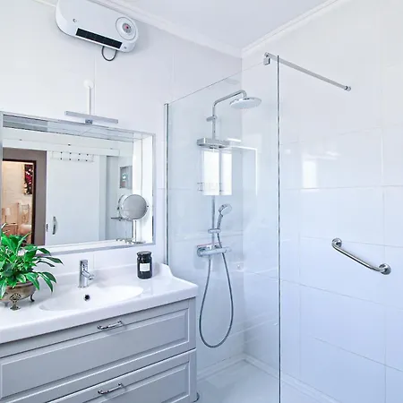 Tibouchina Villa Albufeira